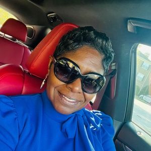 Meet your Posher, Constance